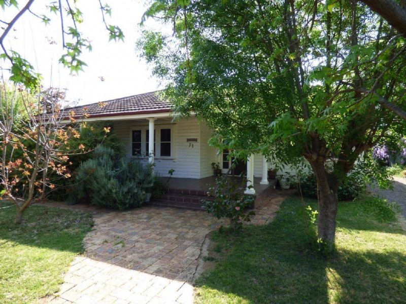 71 Sutton Street, Cootamundra NSW 2590