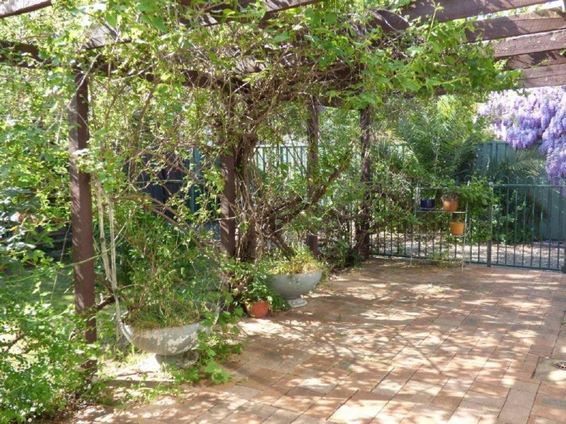 71 Sutton Street, Cootamundra NSW 2590