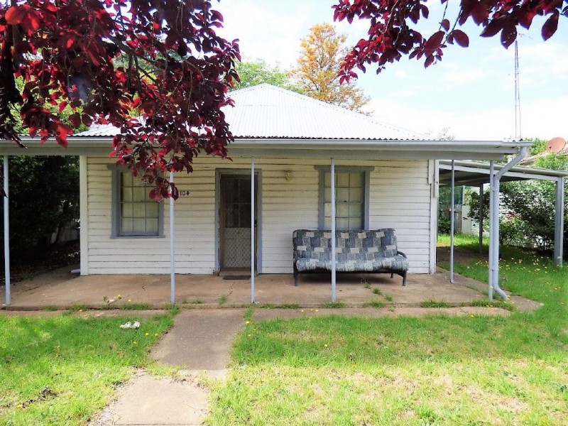 104 Thompson Street, Cootamundra NSW 2590