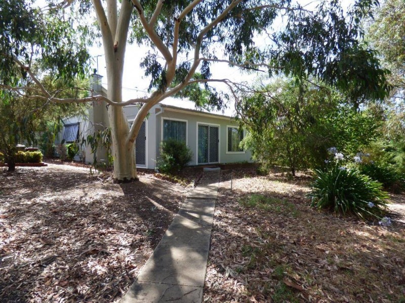 6 Pinkerton Lane, Cootamundra NSW 2590