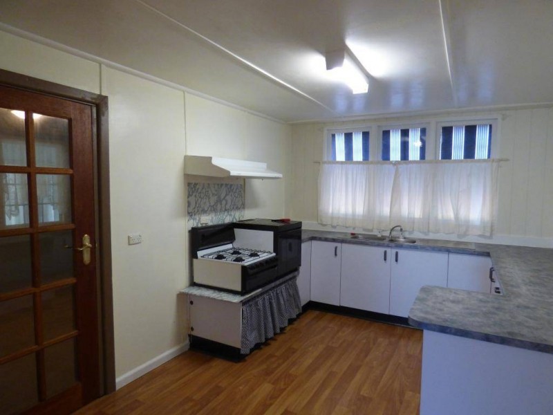 6 Pinkerton Lane, Cootamundra NSW 2590