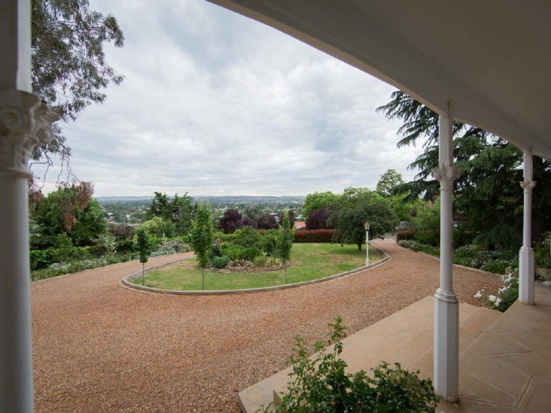 6 Ward Street, Cootamundra NSW 2590