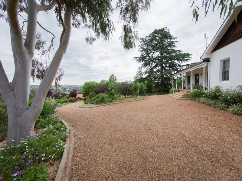 6 Ward Street, Cootamundra NSW 2590