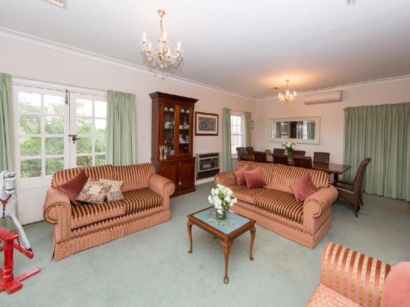 6 Ward Street, Cootamundra NSW 2590