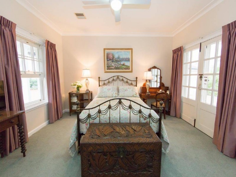 6 Ward Street, Cootamundra NSW 2590