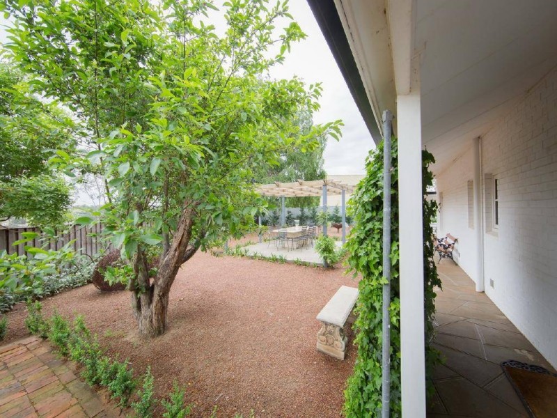 6 Ward Street, Cootamundra NSW 2590