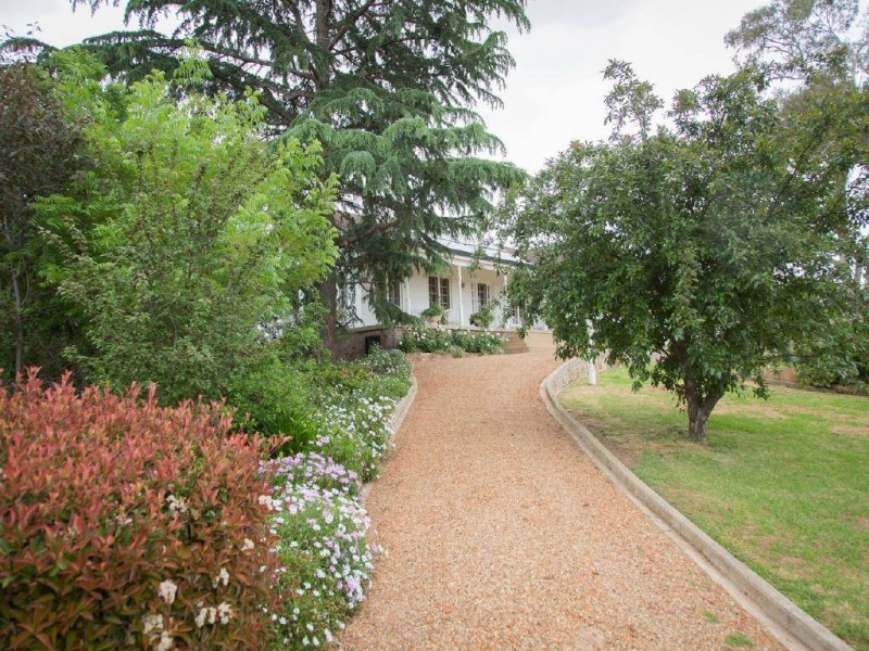 6 Ward Street, Cootamundra NSW 2590