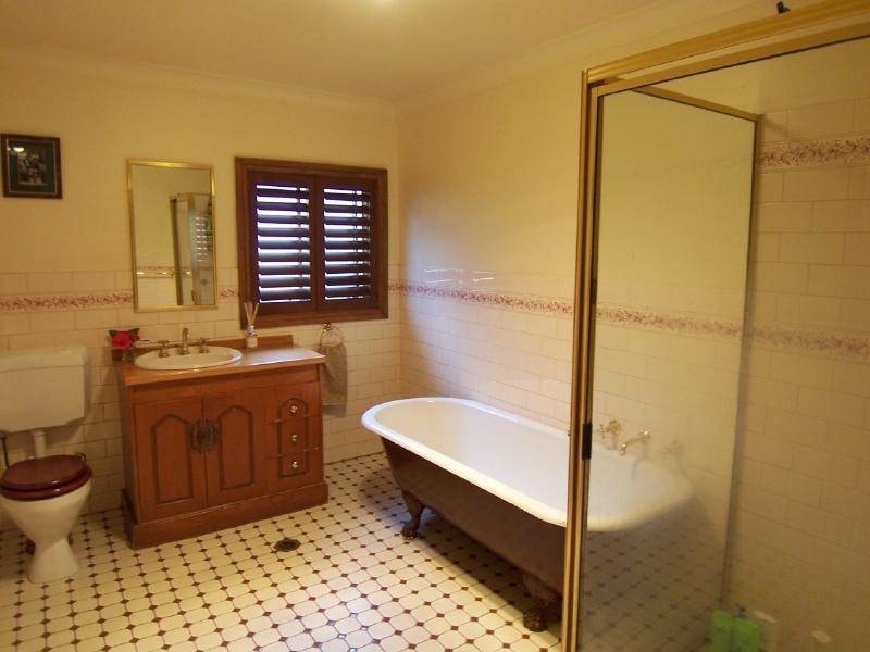 69 Parker Street, Cootamundra NSW 2590