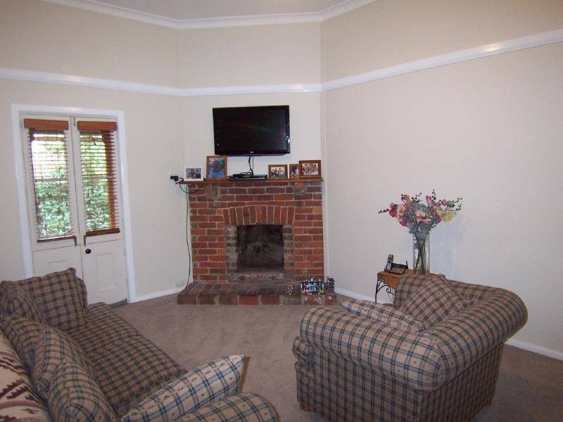 69 Parker Street, Cootamundra NSW 2590