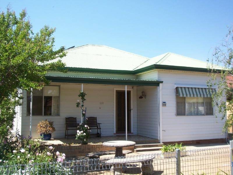 118 Thompson Street, Cootamundra NSW 2590