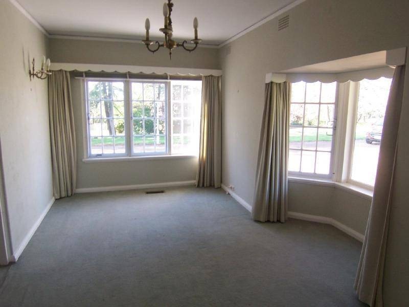 5 Poole Street, Cootamundra NSW 2590