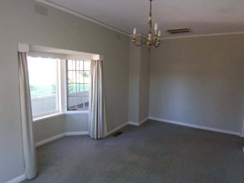 5 Poole Street, Cootamundra NSW 2590