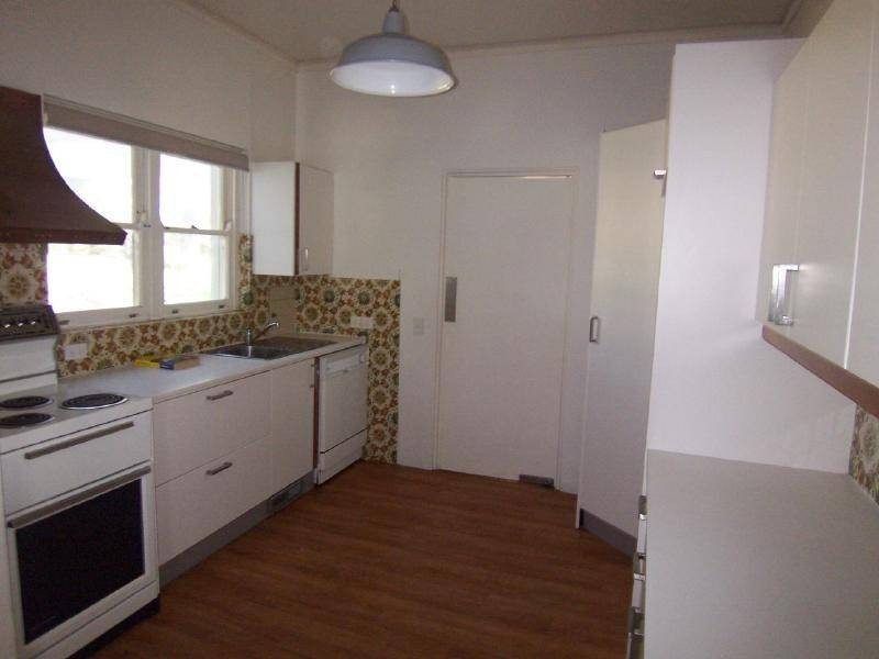 5 Poole Street, Cootamundra NSW 2590