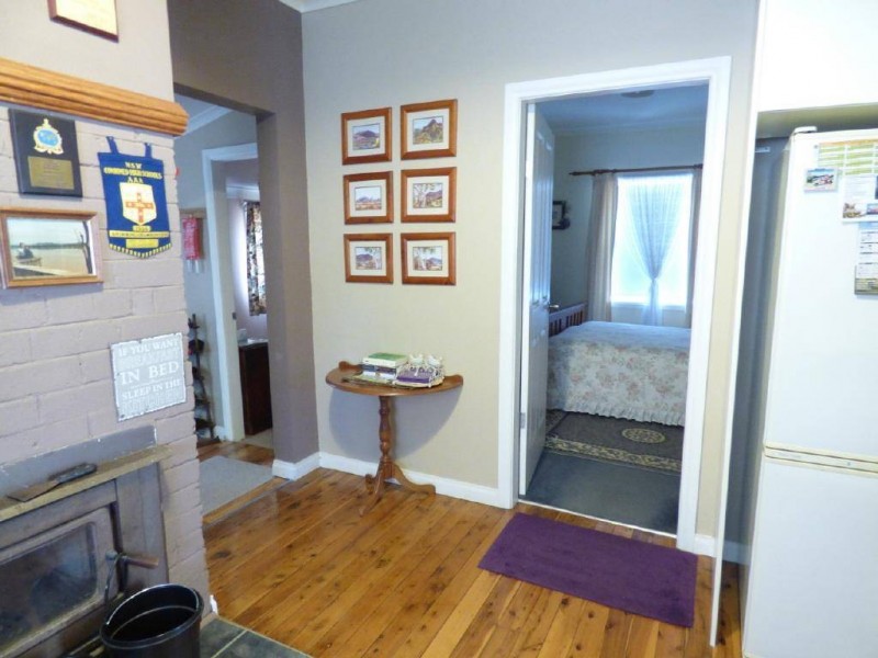 63 Cowcumbla Street, Cootamundra NSW 2590