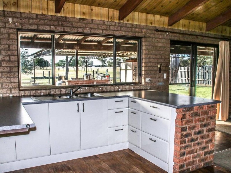 159 Old Wallendbeen Road, Stockinbingal NSW 2725