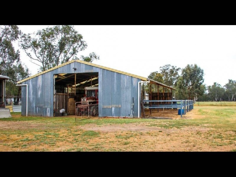 159 Old Wallendbeen Road, Stockinbingal NSW 2725