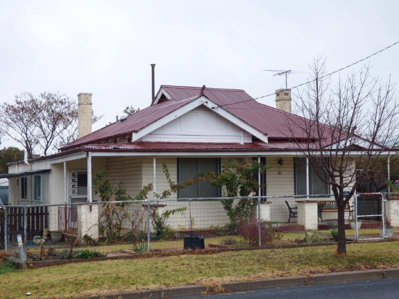 82 Adams Street, Cootamundra NSW 2590