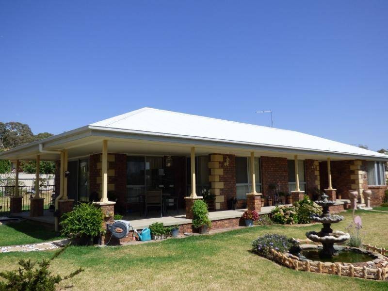 5 Boyd Street, Cootamundra NSW 2590