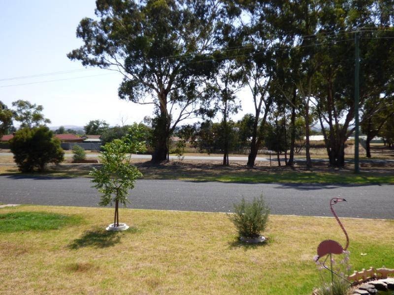 5 Boyd Street, Cootamundra NSW 2590