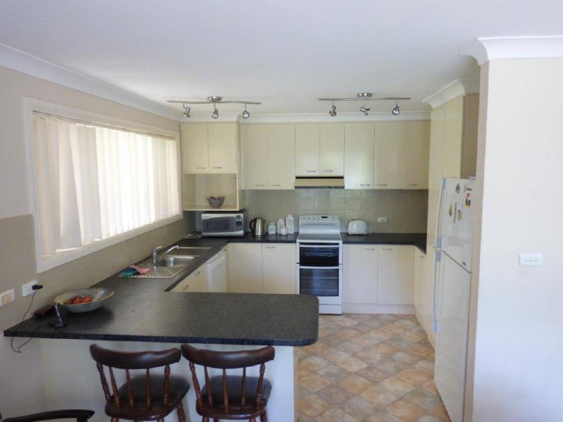 4 Lawrence Street, Cootamundra NSW 2590