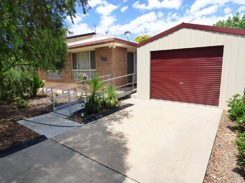 4 Lawrence Street, Cootamundra NSW 2590
