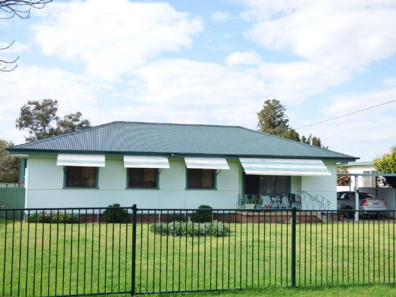 8 Victoria Parade, Cootamundra NSW 2590