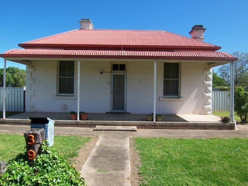 39 Centenary Avenue, Cootamundra NSW 2590