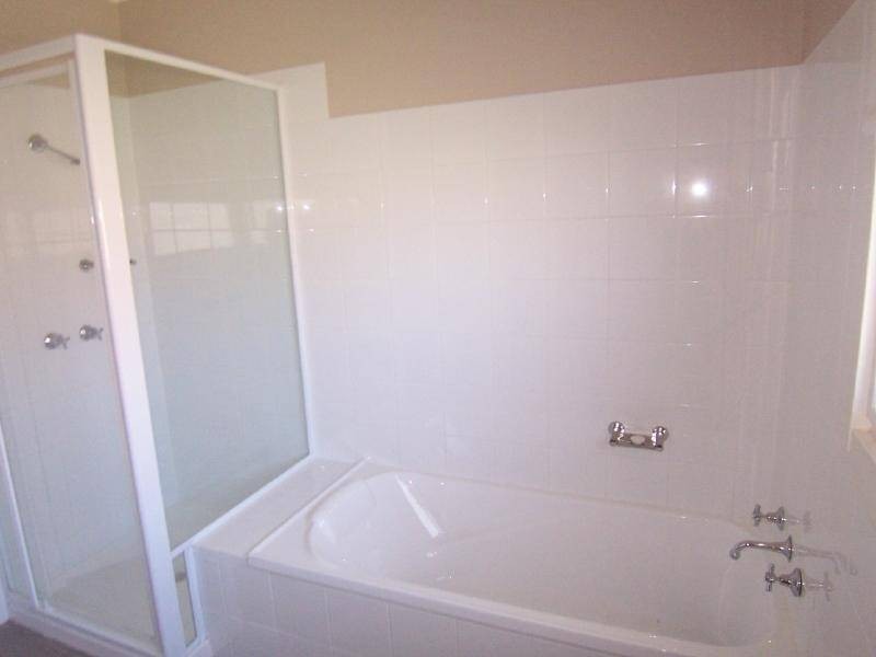 4 Elizabeth Street, Cootamundra NSW 2590