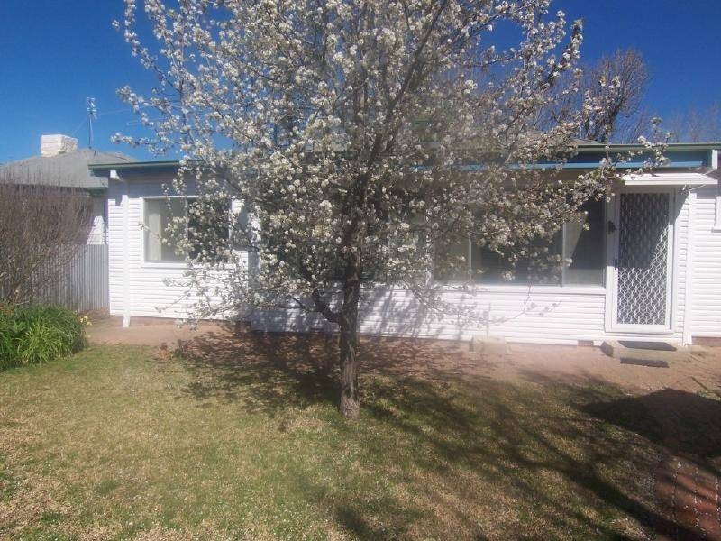 45 Bapaume Street, Cootamundra NSW 2590