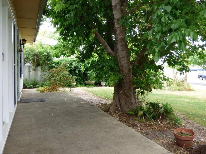 45 Bapaume Street, Cootamundra NSW 2590