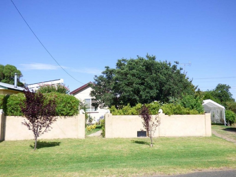 2 George Street, Cootamundra NSW 2590