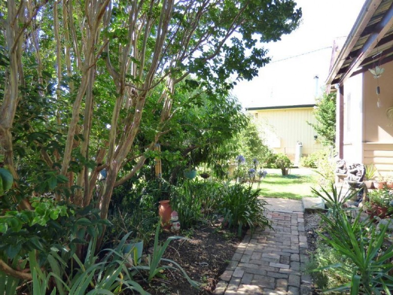 2 George Street, Cootamundra NSW 2590