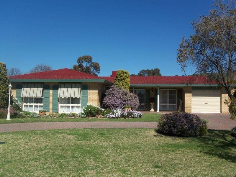 55 Cutler Avenue, Cootamundra NSW 2590