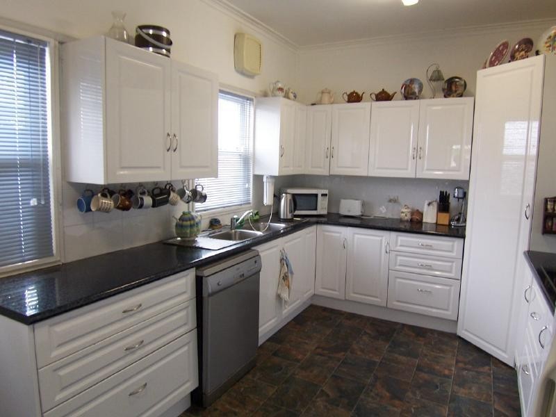 2 Warren Street, Cootamundra NSW 2590