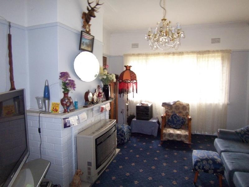 2 Warren Street, Cootamundra NSW 2590
