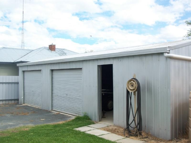 2 Warren Street, Cootamundra NSW 2590