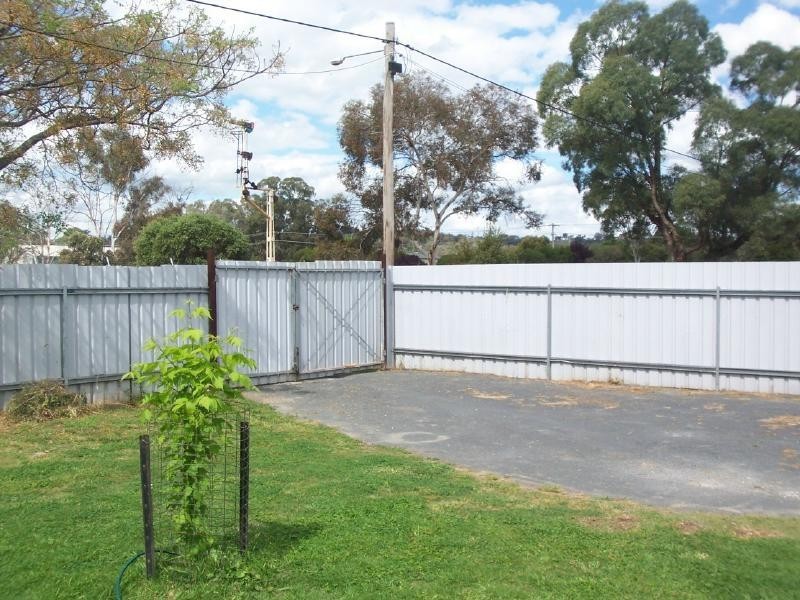 2 Warren Street, Cootamundra NSW 2590