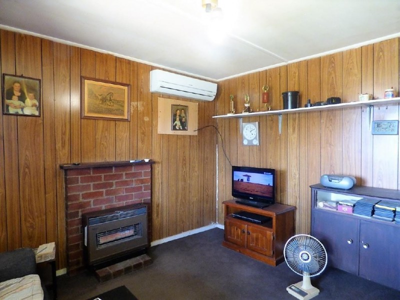 10 Lawrence Street, Cootamundra NSW 2590