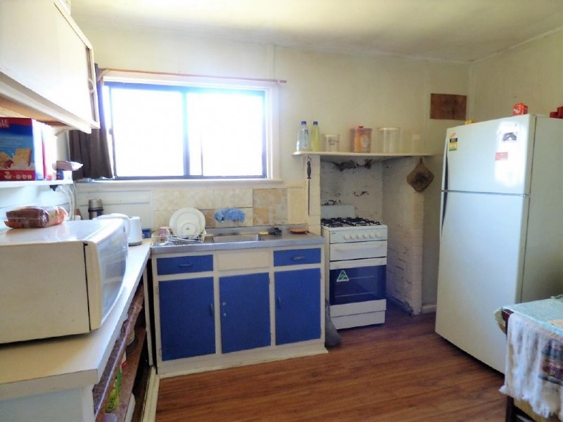 10 Lawrence Street, Cootamundra NSW 2590