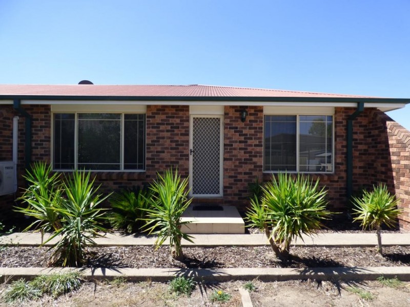 4/76A Olney Street, Cootamundra NSW 2590
