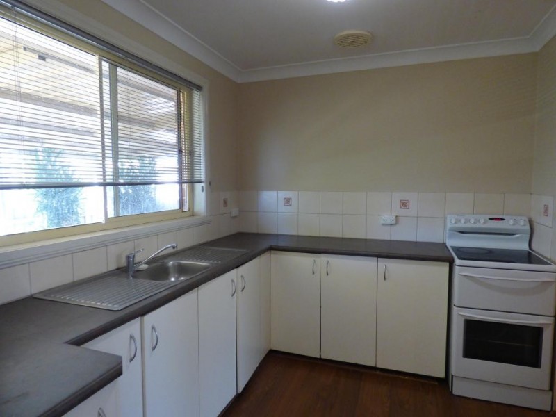 4/76A Olney Street, Cootamundra NSW 2590