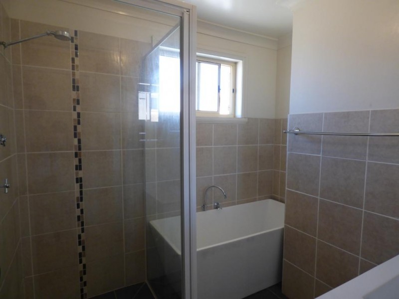 4/76A Olney Street, Cootamundra NSW 2590