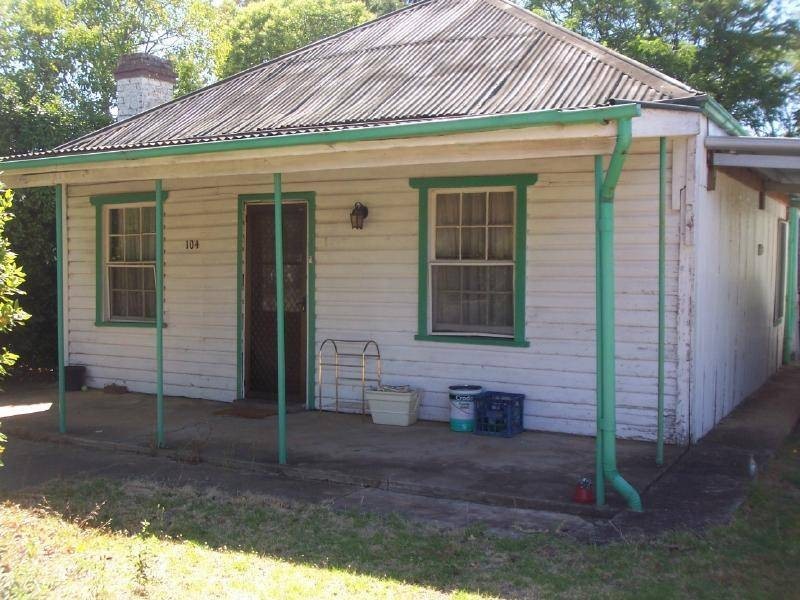 104 Thompson Street, Cootamundra NSW 2590