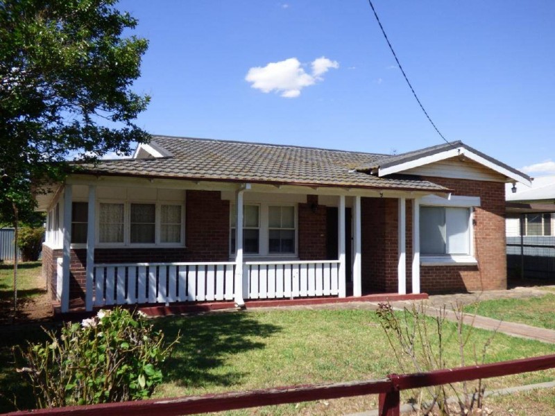 9 Renehan Street, Cootamundra NSW 2590