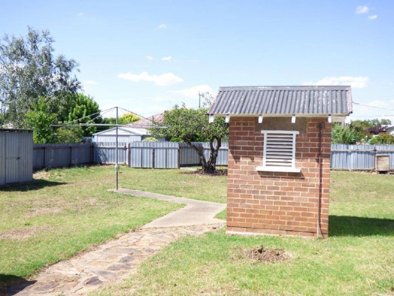 9 Renehan Street, Cootamundra NSW 2590