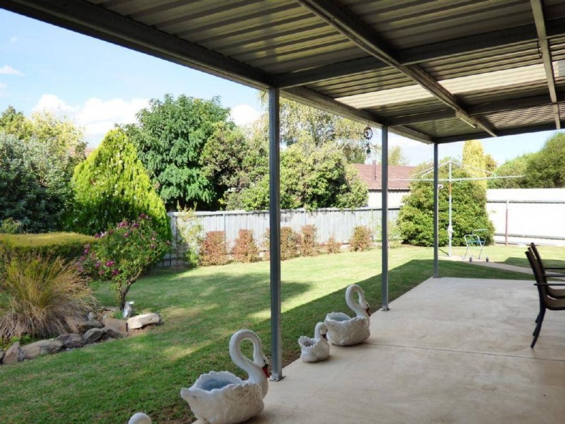 6 Inala Place, Cootamundra NSW 2590