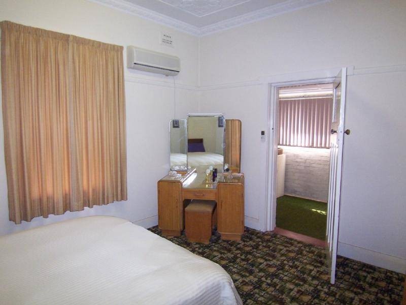 155 Sutton Street, Cootamundra NSW 2590
