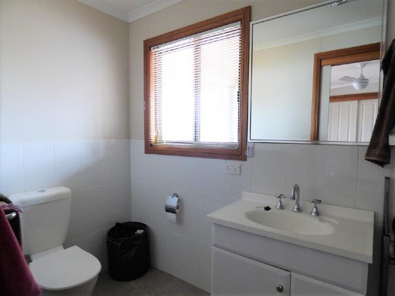 94 Berthong Street, Cootamundra NSW 2590