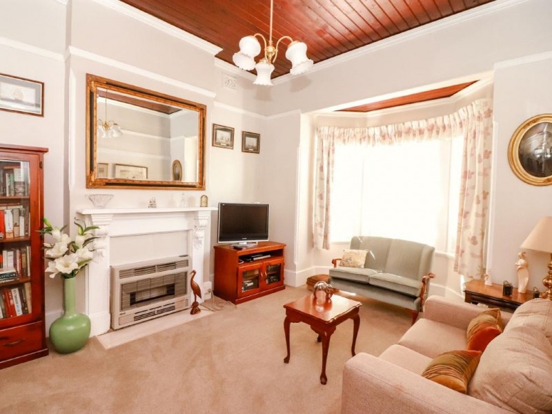 29 Thompson Street, Cootamundra NSW 2590
