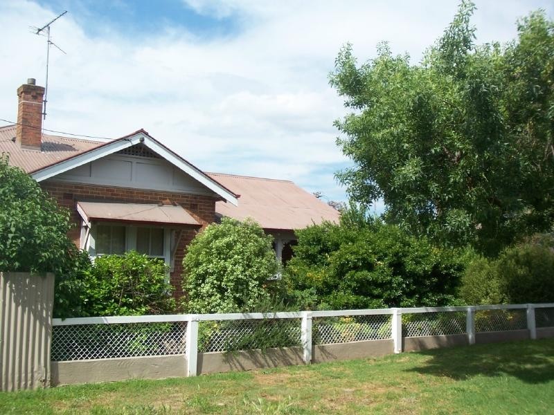 155 Sutton Street, Cootamundra NSW 2590